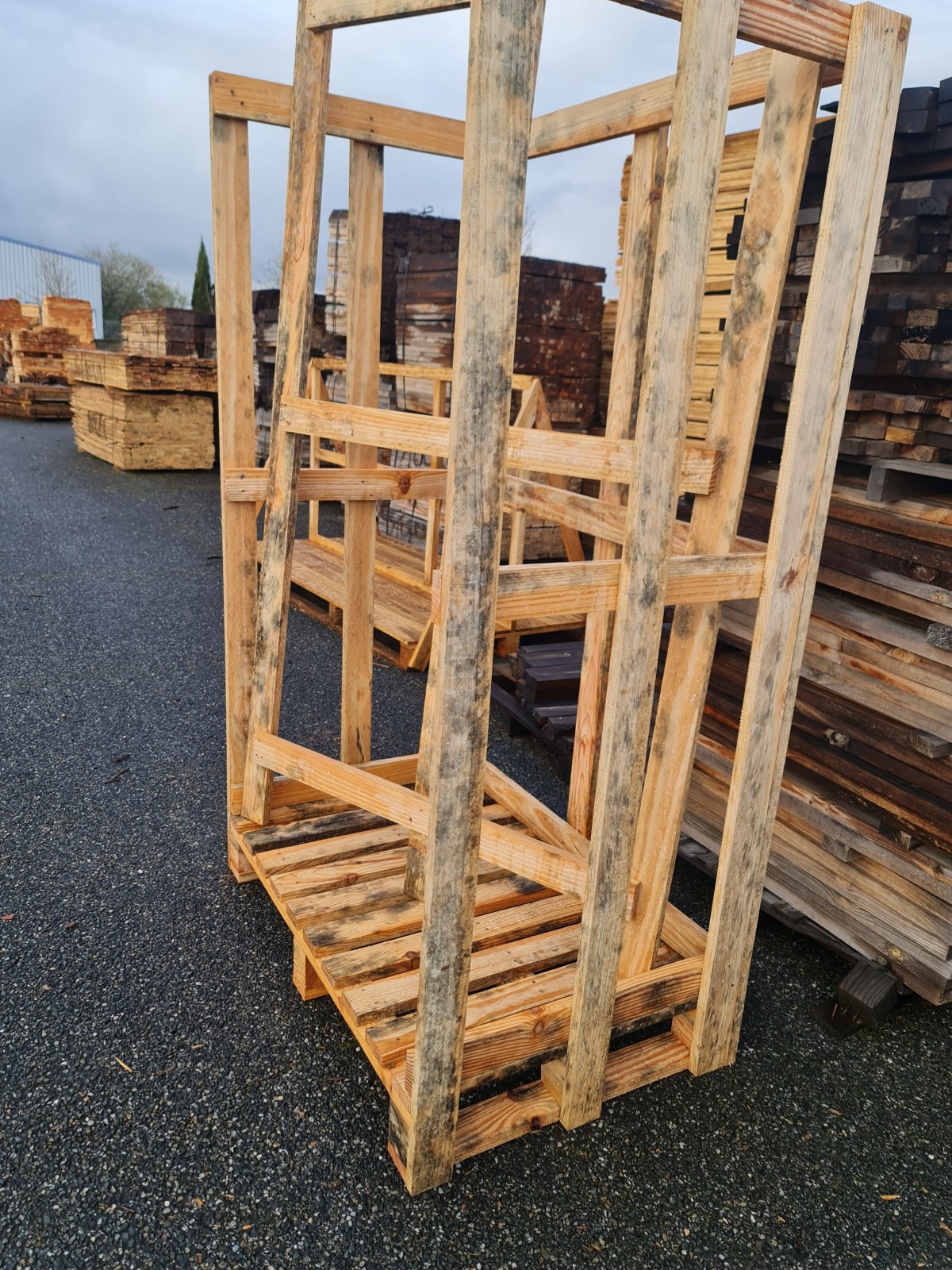 Palettes à ridelles en bois sur mesure à Toulouse en Occitanie